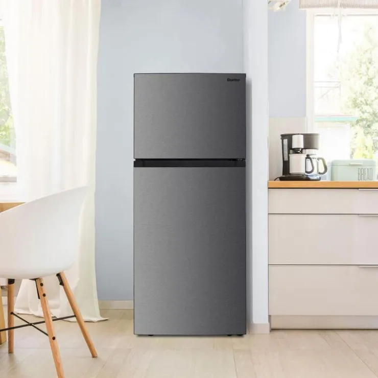 Danby 28 in 18 Cu ft Refrigerator Top Freezer - DFF176B1SLDB Stainless Hot