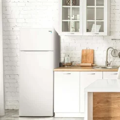 Danby 22 in 7,4 Cu ft Refrigerator Top Freezer - DPF074B2WDB-6 White
