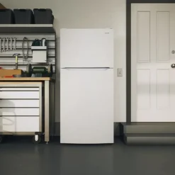Frigidaire 18 Cu ft 30 In Refrigerator Top Freezer - FFHT1814YW White Discount