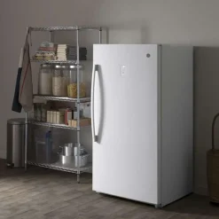 GE Appliances GE 17,3 cu ft freezer , Vertical, 33