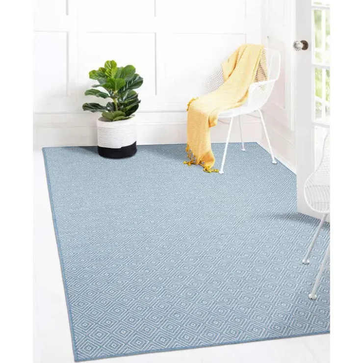 Indoor or Outdoor Rug - 5 x 7 Light Blue New