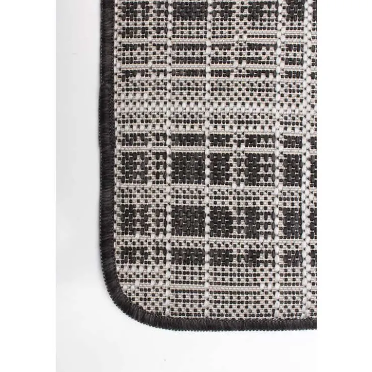 Indoor or Outdoor Rug - 4 x 6 Black Outlet