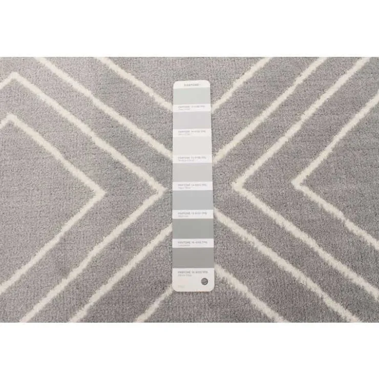 Indoor Rug - 7 x 10 Grey/White Outlet
