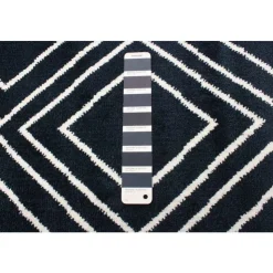 Indoor Rug - 5 x 7 Navy/White New