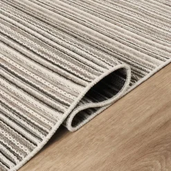 Indoor/Outdoor Rug - 6 x 9 ft Grey-black New